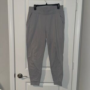 Women’s under armor grey sweatpant joggers size large